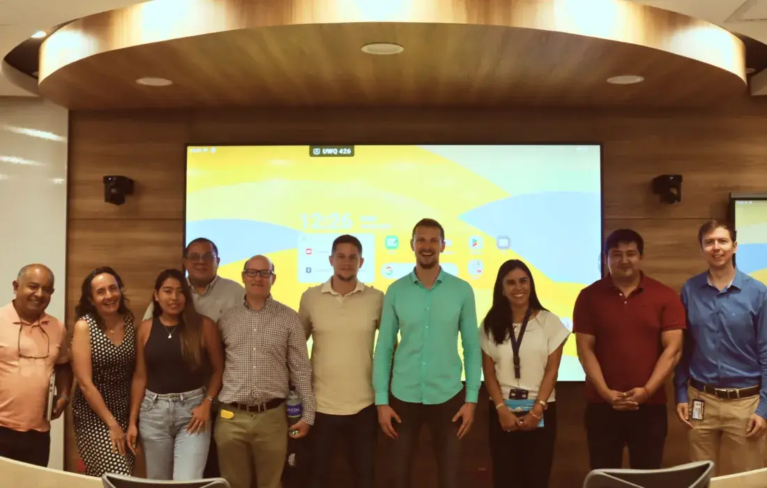 Lukas Rezný destaca el potencial de América Latina durante su visita a la Javeriana Cali