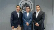 Foto oficial del acto de posesión: de izquierda a derecha, Camilo Rocha Niño, vicerrector académico; Harold Suárez Barón, director Programa de Biología y Pablo Rubén Vernaza, secretario general de la Seccional. 