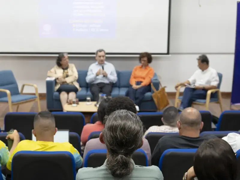 La Universidad como relato: El aula, el sentido y el eco de nuestras voces