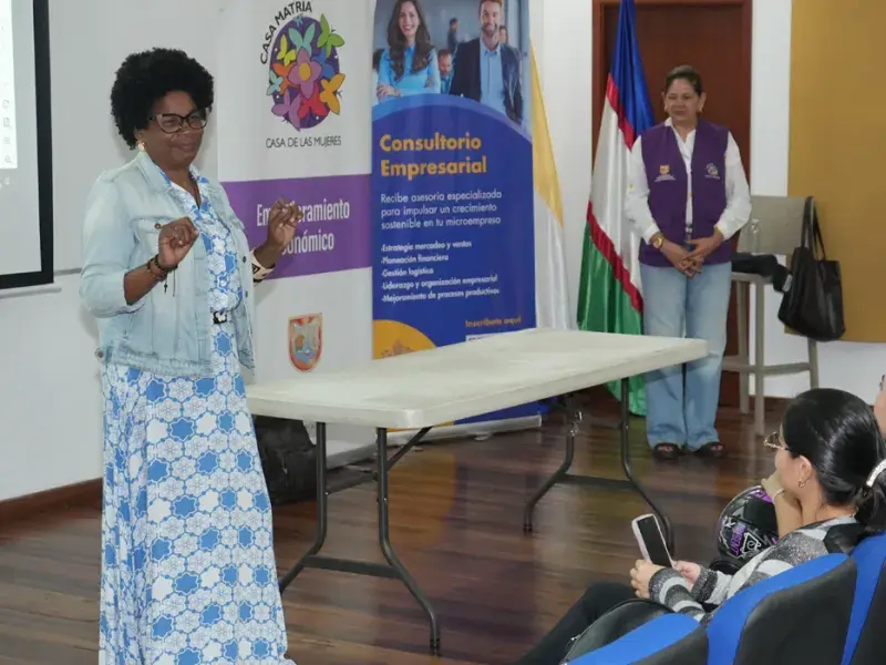 Mujeres emprendedoras fortalecieron sus negocios con estrategias de crecimiento, marketing digital e inteligencia artificial