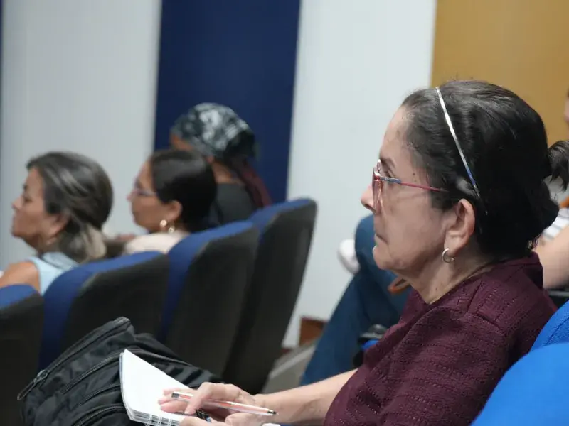 Mujeres emprendedoras fortalecieron sus negocios con estrategias de crecimiento, marketing digital e inteligencia artificial